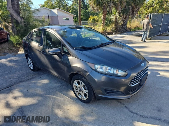 2015 Ford Fiesta SE with VIN 3FADP4BJ8FM135510, listed as a Copart auction lot 49908925 with 121,890 mi miles and Clean Title. Bid and sale history available at DreamBid. Image 1.