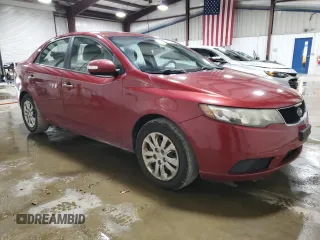 2010 Kia Forte EX z VIN KNAFU4A22A5236916, wystawiony jako Copart lot #56112275 z przebiegiem 186 959 mil mil oraz Szkody całkowita. Historia ofert i sprzedaży dostępna na DreamBid. Obrazek 4.