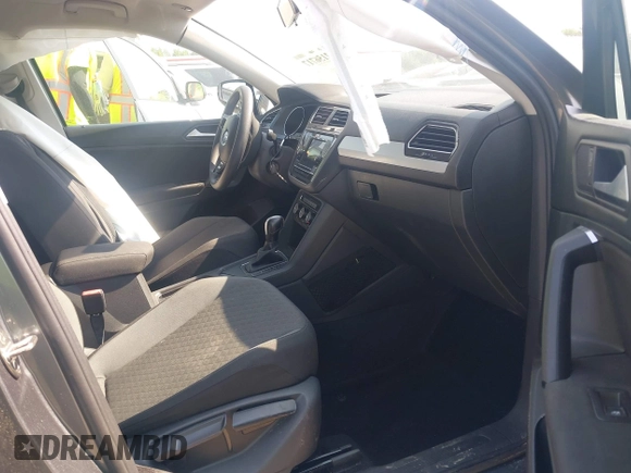 2019 Volkswagen Tiguan S с VIN 3VV1B7AX4KM085980, выставлен на аукционе IAAI как лот 42156717 с пробегом 103 104 миль миль и . История ставок и продаж доступна на DreamBid. Изображение 5.