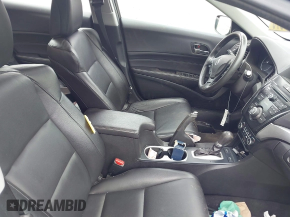 2017 Acura ILX z VIN 19UDE2F32HA012738, wystawiony jako IAAI lot #42188999 z przebiegiem 82 114 mil mil oraz . Historia ofert i sprzedaży dostępna na DreamBid. Obrazek 5.