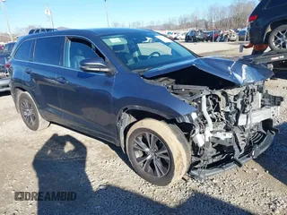 2018 Toyota Highlander LE with VIN 5TDBZRFH2JS818635, listed as a IAAI auction lot 41363485 with 120,948 mi miles and . Bid and sale history available at DreamBid. Image 1.