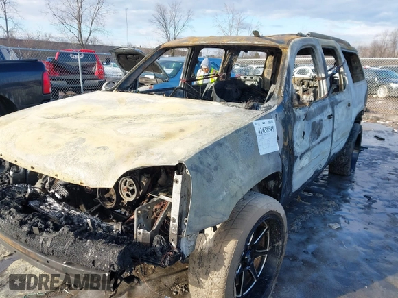 2012 GMC Yukon XL Denali with VIN 1GKS2MEF0CR264458, listed as a IAAI auction lot 41638549 with Not Provided miles. Bid and sale history available at carsss.com. Image 6.