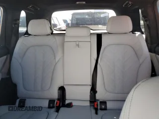 2023 BMW X7 M60i z VIN 5UX33EM07P9P54139, wystawiony jako Copart lot #74120224 z przebiegiem Nie podano mil oraz Szkoda całkowita • Salvage title. Historia ofert i sprzedaży dostępna na DreamBid. Obrazek 10.