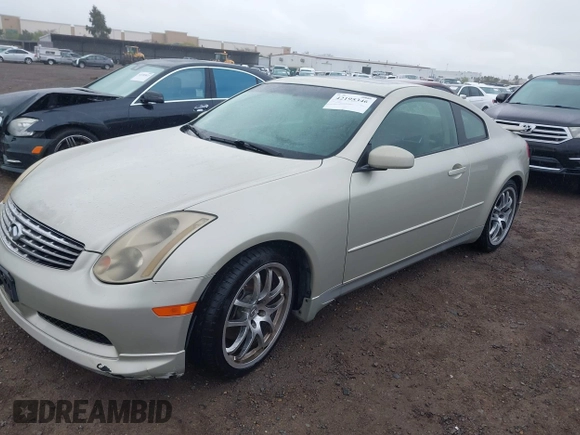 2005 Infiniti G35 with VIN JNKCV54E55M423348, listed as a IAAI auction lot 42195346 with 160,714 mi miles. Bid and sale history available at carsss.com. Image 2.