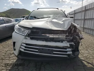 2018 Toyota Highlander SE z VIN 5TDKZRFH4JS543270, wystawiony jako Copart lot #51700515 z przebiegiem 91 459 mil mil oraz Szkoda całkowita • Salvage title. Historia ofert i sprzedaży dostępna na DreamBid. Obrazek 5.