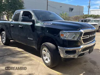 2019 Ram 1500 Tradesman z VIN 1C6SRFCT8KN585978, wystawiony jako Copart lot #78004934 z przebiegiem 102 838 mil mil oraz Czysty tytuł • Clean title. Historia ofert i sprzedaży dostępna na DreamBid. Obrazek 1.