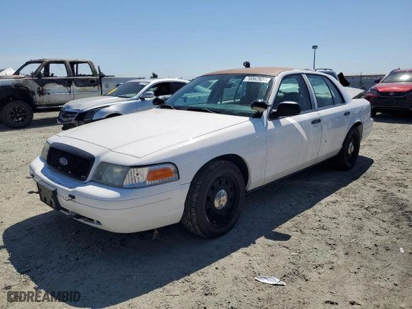 2008 Ford Police Interceptor with VIN 2FAFP71V38X129264, listed as a Copart auction lot 70062924 with 120,931 mi miles and Salvage Title. Bid and sale history available at carsss.com. Image 1.