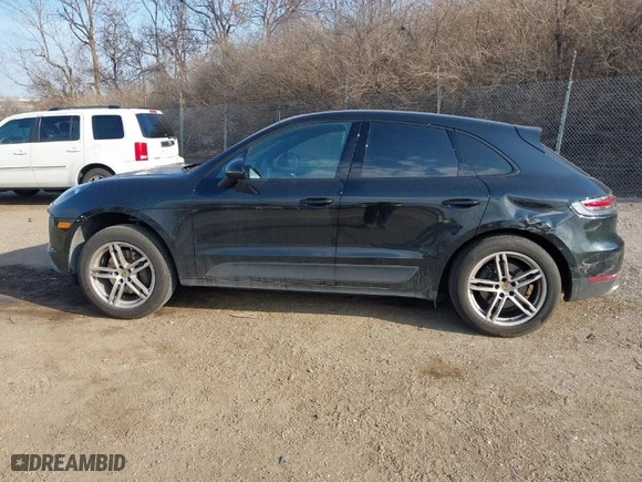 2019 Porsche Macan with VIN WP1AA2A57KLB07005, listed as a IAAI auction lot 41687951 with NaN miles. Bid and sale history available at carsss.com. Image 15.