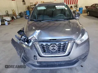 2019 Nissan Kicks SR z VIN 3N1CP5CU7KL540250, wystawiony jako Copart lot #81502724 z przebiegiem 89 693 mil mil oraz Szkoda całkowita • Salvage title. Historia ofert i sprzedaży dostępna na DreamBid. Obrazek 5.