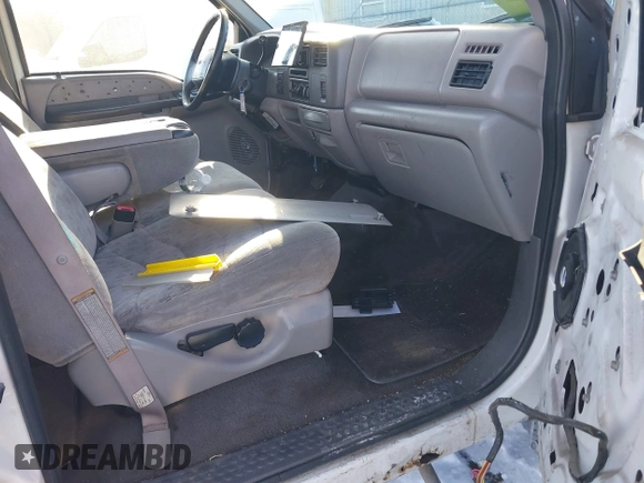 1999 Ford Super Duty F-250 XL with VIN 1FTNW21F9XEC14744, listed as a IAAI auction lot 41290325 with 200,113 mi miles. Bid and sale history available at carsss.com. Image 5.