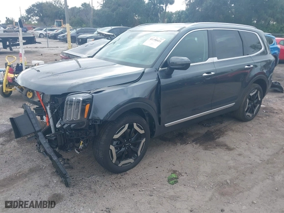 2024 Kia Telluride S with VIN 5XYP6DGC2RG474172, listed as a IAAI auction lot 41190411 with 8,148 mi miles. Bid and sale history available at carsss.com. Image 16.