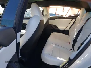 2022 Tesla Model S Plaid z VIN 5YJSA1E63NF483873, wystawiony jako IAAI lot #41204003 z przebiegiem 15 mil mil oraz . Historia ofert i sprzedaży dostępna na DreamBid. Obrazek 8.