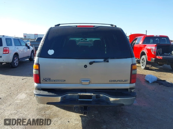 2002 Chevrolet Suburban LS with VIN 1GNEC16Z32J125040, listed as a IAAI auction lot 41657503 with 382,737 mi miles. Bid and sale history available at carsss.com. Image 16.