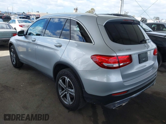 2019 Mercedes-Benz GLC 300 with VIN WDC0G4JB4KV129605, listed as a IAAI auction lot 42207132 with 39,743 mi miles and . Bid and sale history available at DreamBid. Image 3.