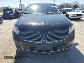 2016 Lincoln MKT EcoBoost z VIN 2LMHJ5AT4GBL01384, wystawiony jako Copart lot #49647045 z przebiegiem 177 704 mil mil oraz Szkody całkowita. Historia ofert i sprzedaży dostępna na DreamBid. Obrazek 5.