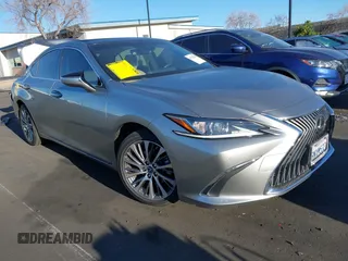 2019 Lexus ES 350 with VIN JTHBZ1B17K2004045, listed as a IAAI auction lot 41782256 with 58,039 mi miles and . Bid and sale history available at DreamBid. Image 1.