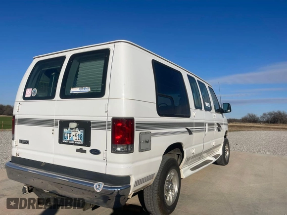 2003 Ford Econoline Cargo Recreational with VIN 1FDPE24L13HA37723, listed as a Copart auction lot 42862925 with 170,979 mi miles and Clean Title. Bid and sale history available at DreamBid. Image 4.