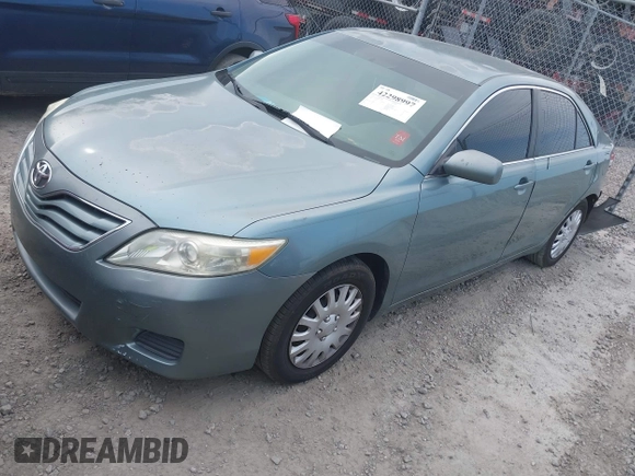 2011 Toyota Camry LE z VIN 4T1BF3EK8BU723900, wystawiony jako IAAI lot #42298997 z przebiegiem 189 130 mil mil oraz . Historia ofert i sprzedaży dostępna na DreamBid. Obrazek 2.