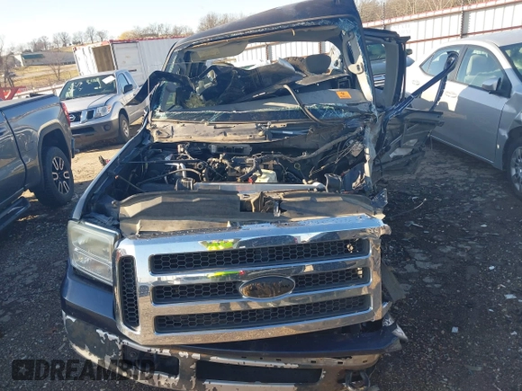 2005 Ford F-250 XL z VIN 1FTNX20555EB77243, wystawiony jako IAAI lot #41095006 z przebiegiem Nie podano mil oraz . Historia ofert i sprzedaży dostępna na DreamBid. Obrazek 10.