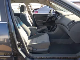 2005 Honda Accord LX z VIN 3HGCM56445G711925, wystawiony jako IAAI lot #41766803 z przebiegiem 271 714 mil mil oraz . Historia ofert i sprzedaży dostępna na DreamBid. Obrazek 5.