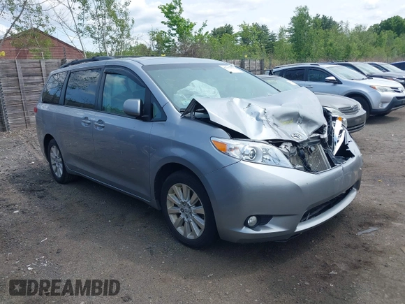 2012 Toyota Sienna XLE z VIN 5TDDK3DC5CS044692, wystawiony jako IAAI lot #42392574 z przebiegiem 185 242 mil mil oraz . Historia ofert i sprzedaży dostępna na DreamBid. Obrazek 1.