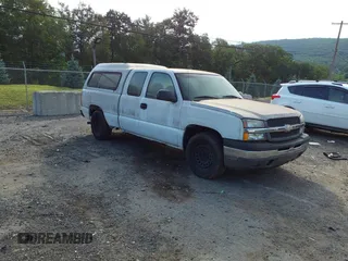 2005 Chevrolet Silverado 1500 LS with VIN 2GCEC19T151363449, listed as a IAAI auction lot 42819531 with 124,902 mi miles and . Bid and sale history available at DreamBid. Image 1.