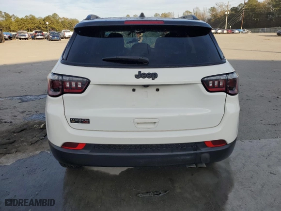 2021 Jeep Compass Latitude with VIN 3C4NJCBB4MT604114, listed as a Copart auction lot 88442685 with 69,370 mi miles and Salvage Title. Bid and sale history available at carsss.com. Image 6.
