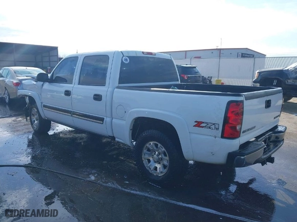 2004 Chevrolet Silverado 1500 Crew Cab LT with VIN 2GCEK13T541343313, listed as a IAAI auction lot 41617812 with 189,916 mi miles. Bid and sale history available at carsss.com. Image 3.