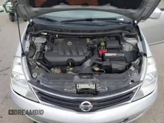 2010 Nissan Versa S z VIN 3N1BC1AP9AL420459, wystawiony jako Copart lot #56132335 z przebiegiem 174 094 mil mil oraz Szkoda całkowita • Salvage title. Historia ofert i sprzedaży dostępna na DreamBid. Obrazek 11.