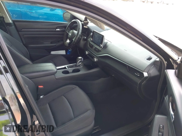 2020 Nissan Altima S z VIN 1N4BL4BV0LC263355, wystawiony jako IAAI lot #42203168 z przebiegiem 113 096 mil mil oraz . Historia ofert i sprzedaży dostępna na DreamBid. Obrazek 5.