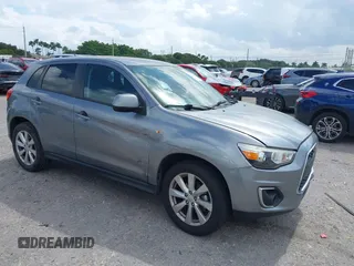 2015 Mitsubishi Outlander ES z VIN 4A4AR3AU3FE030725, wystawiony jako IAAI lot #41732760 z przebiegiem 71 163 mil mil oraz . Historia ofert i sprzedaży dostępna na DreamBid. Obrazek 1.