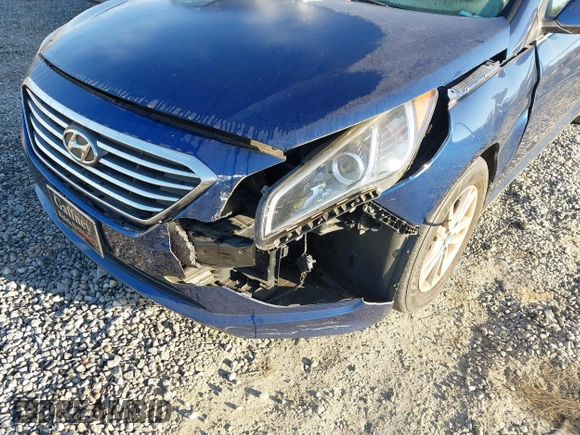 2016 Hyundai Sonata SE with VIN 5NPE24AF1GH333265, listed as a IAAI auction lot 42038162 with 109,346 mi miles and . Bid and sale history available at carsss.com. Image 6.