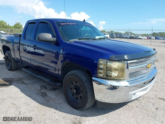 2013 Chevrolet Silverado 1500 LT with VIN 1GCRCSE05DZ104746, listed as a IAAI auction lot 41937647 with 193,426 mi miles. Bid and sale history available at carsss.com. Image 1.
