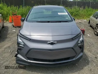 2023 Chevrolet Bolt EV 2LT z VIN 1G1FX6S0XP4162154, wystawiony jako Copart lot #61014175 z przebiegiem 52 656 mil mil oraz Szkoda całkowita • Salvage title. Historia ofert i sprzedaży dostępna na DreamBid. Obrazek 5.