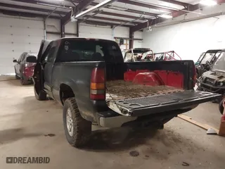 2002 Chevrolet Silverado 1500 LS with VIN 2GCEK19VX21365202, listed as a IAAI auction lot 41538496 with 1 mi miles. Bid and sale history available at carsss.com. Image 3.