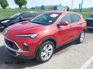 2024 Buick Encore GX Preferred с VIN KL4AMBSL8RB181789, выставлен на аукционе IAAI как лот 42085432 с пробегом 8 004 миль миль и . История ставок и продаж доступна на DreamBid. Изображение 2.