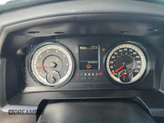 2019 Ram 1500 Tradesman z VIN 1C6RR7FG4KS608001, wystawiony jako Copart lot #54559935 z przebiegiem 53 356 mil mil oraz Szkoda całkowita • Salvage title. Historia ofert i sprzedaży dostępna na DreamBid. Obrazek 8.