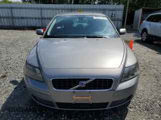 2004 Volvo S40 z VIN YV1MS382742006255, wystawiony jako Copart lot #57217135 z przebiegiem 66 740 mil mil oraz Szkody całkowita. Historia ofert i sprzedaży dostępna na DreamBid. Obrazek 5.