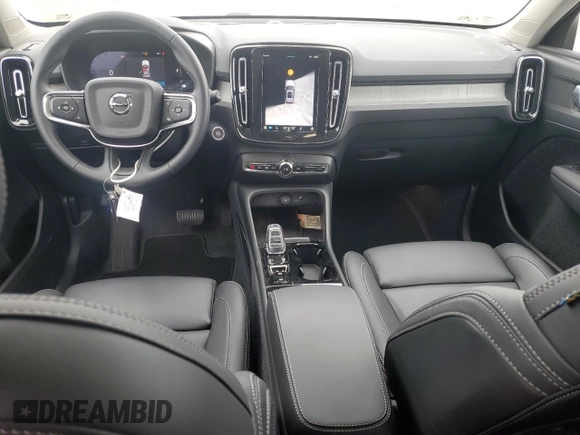 2025 Volvo XC40 Plus Bright Theme with VIN YV4L12UE8S2505476, listed as a Copart auction lot 59005825 with 2,886 mi miles and Clean title. Bid and sale history available at DreamBid. Image 8.