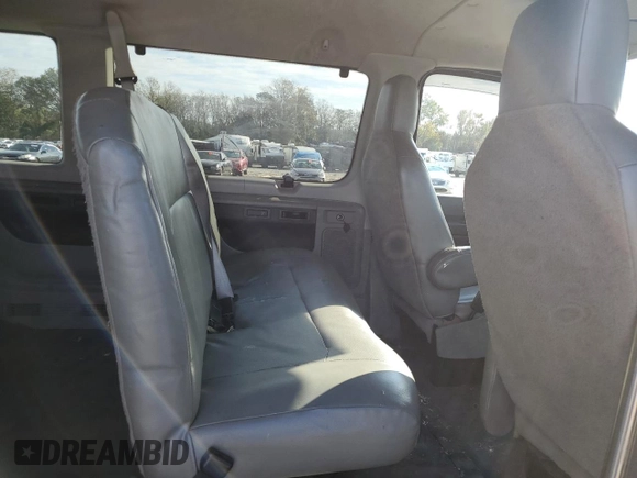 2010 Ford Econoline Passenger XL z VIN 1FBSS3BL5ADA95049, wystawiony jako Copart lot #81234424 z przebiegiem 123 435 mil mil oraz Szkoda całkowita • Salvage title. Historia ofert i sprzedaży dostępna na DreamBid. Obrazek 12.