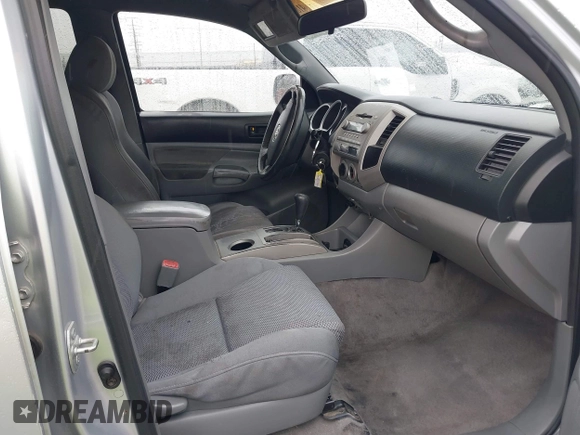 2007 Toyota Tacoma z VIN 3TMLU42N77M009397, wystawiony jako IAAI lot #41805139 z przebiegiem 256 744 mil mil oraz . Historia ofert i sprzedaży dostępna na DreamBid. Obrazek 5.