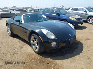 2007 Pontiac Solstice GXP z VIN 1G2MG35X17Y126601, wystawiony jako IAAI lot #41870201 z przebiegiem 154 396 mil mil oraz . Historia ofert i sprzedaży dostępna na DreamBid. Obrazek 1.