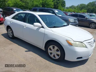 2007 Toyota Camry CE z VIN 4T1BE46K97U645741, wystawiony jako IAAI lot #42464590 z przebiegiem 274 600 mil mil oraz . Historia ofert i sprzedaży dostępna na DreamBid. Obrazek 1.