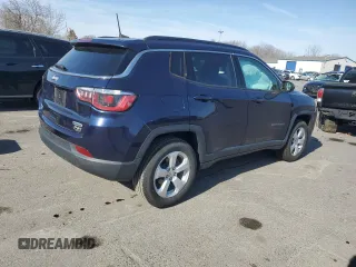 2019 Jeep Compass Latitude with VIN 3C4NJDBB2KT697055, listed as a Copart auction lot 48926585 with 31,892 mi miles and Salvage Title. Bid and sale history available at carsss.com. Image 3.
