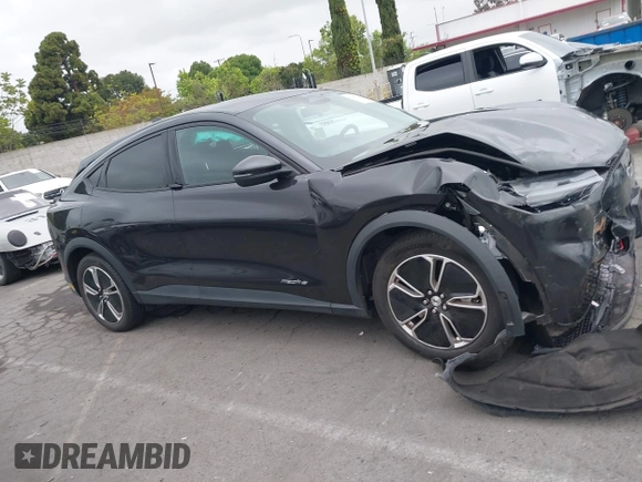 2022 Ford Mustang Mach-E Select z VIN 3FMTK1RM3NMA25588, wystawiony jako IAAI lot #42181256 z przebiegiem 44 753 mil mil oraz . Historia ofert i sprzedaży dostępna na DreamBid. Obrazek 13.