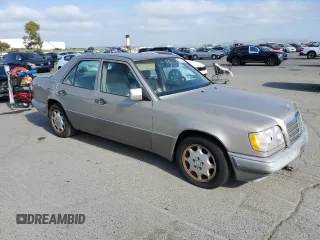 1994 Mercedes-Benz E Class with VIN WDBEA32E2RC119398, listed as a Copart auction lot 54427825 with 277,850 mi miles and Clean Title. Bid and sale history available at carsss.com. Image 4.