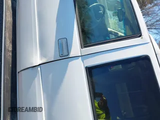 2000 Cadillac Escalade z VIN 1GYEK63R7YR219133, wystawiony jako IAAI lot #41585673 z przebiegiem 184 738 mil mil oraz . Historia ofert i sprzedaży dostępna na DreamBid. Obrazek 20.