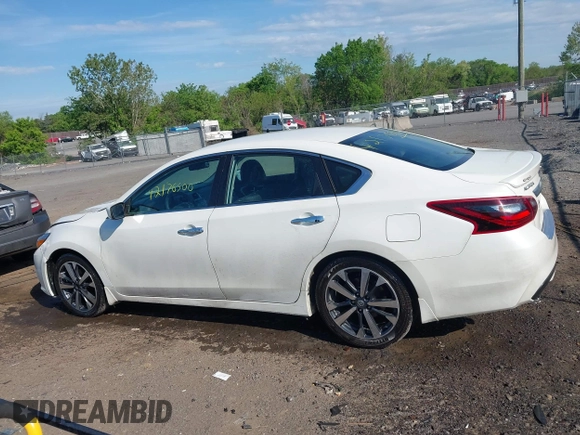 2017 Nissan Altima SV z VIN 1N4AL3AP0HC125959, wystawiony jako IAAI lot #42176500 z przebiegiem 146 838 mil mil oraz . Historia ofert i sprzedaży dostępna na DreamBid. Obrazek 14.
