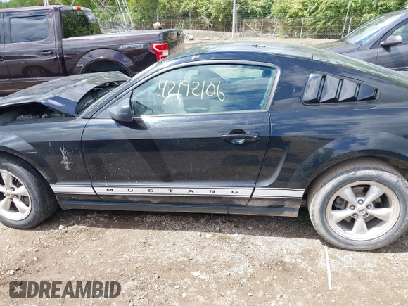 2007 Ford Mustang Deluxe with VIN 1ZVFT80N075221362, listed as a IAAI auction lot 42192106 with 110,988 mi miles and . Bid and sale history available at DreamBid. Image 14.
