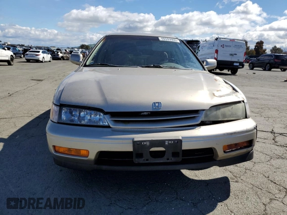1995 Honda Accord LX with VIN 1HGCD5638SA090464, listed as a Copart auction lot 48593965 with 142,003 mi miles and Clean Title. Bid and sale history available at carsss.com. Image 5.